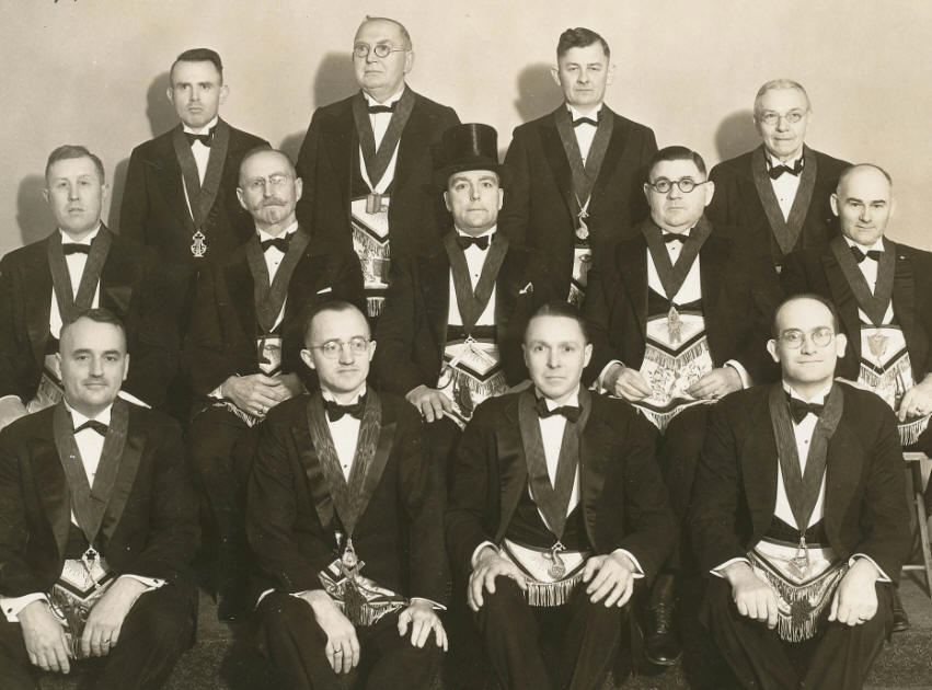 1932