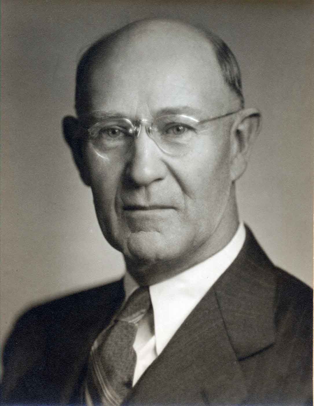 1933